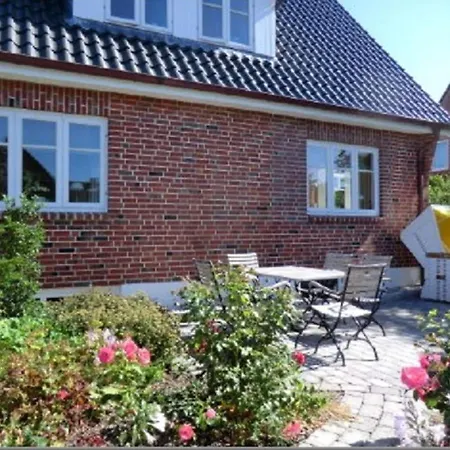 In Wyk With Swimming Pool Ferienhaus Wyk auf Föhr