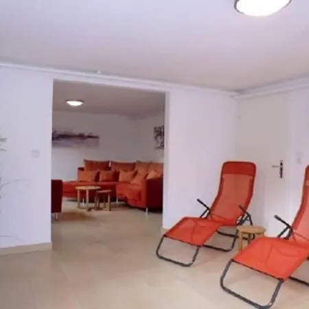In Wyk With Swimming Pool Ferienhaus